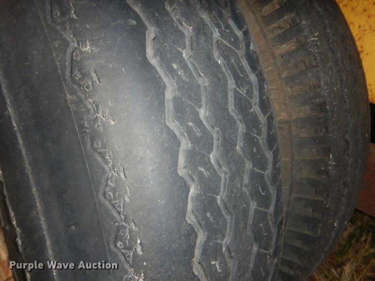 image for item GD9052 1988 Belshe T-9 equipment trailer