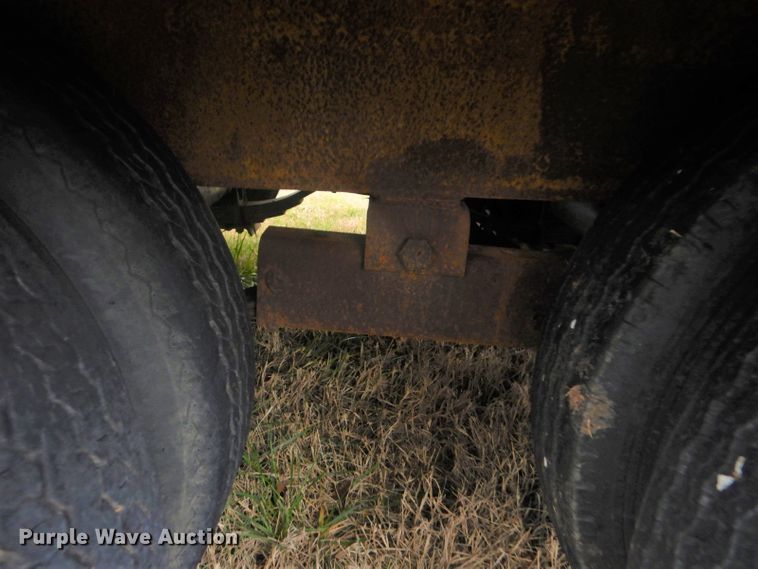 image for item GD9052 1988 Belshe T-9 equipment trailer