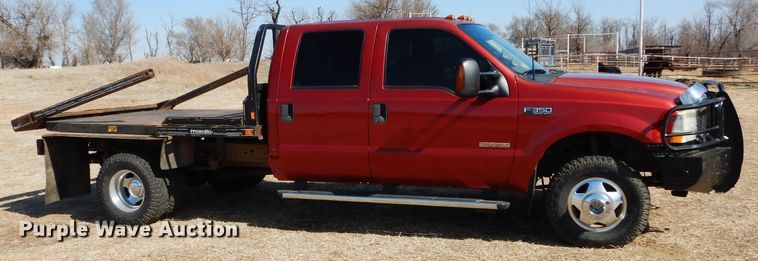 image for item GE9179 2003 Ford F350 Super Duty bale bed pickup truck