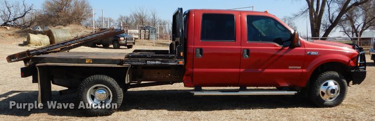 image for item GE9179 2003 Ford F350 Super Duty bale bed pickup truck