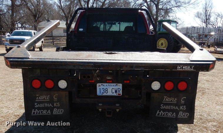 image for item GE9179 2003 Ford F350 Super Duty bale bed pickup truck