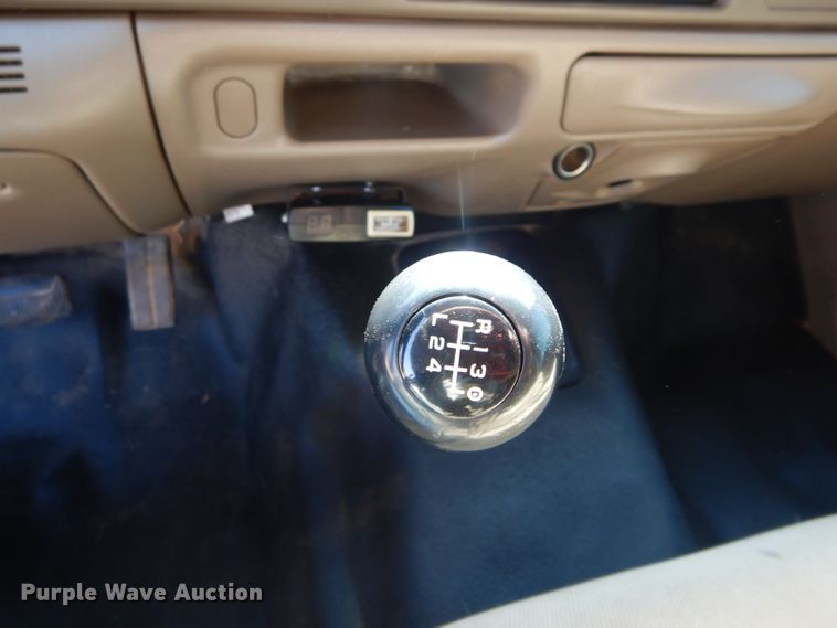 image for item GE9179 2003 Ford F350 Super Duty bale bed pickup truck