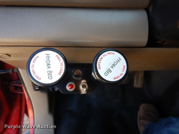 image for item GE9179 2003 Ford F350 Super Duty bale bed pickup truck