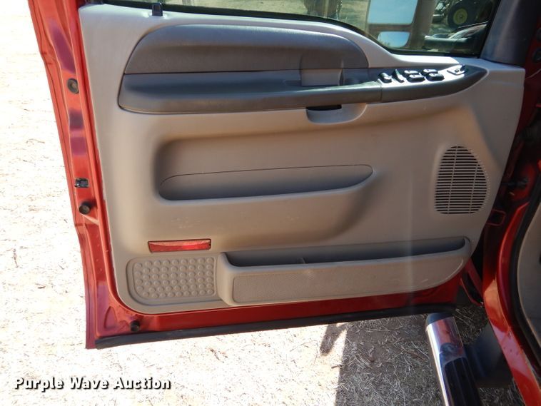 image for item GE9179 2003 Ford F350 Super Duty bale bed pickup truck