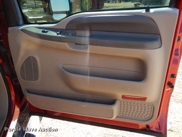 image for item GE9179 2003 Ford F350 Super Duty bale bed pickup truck