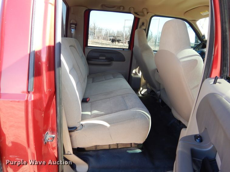 image for item GE9179 2003 Ford F350 Super Duty bale bed pickup truck