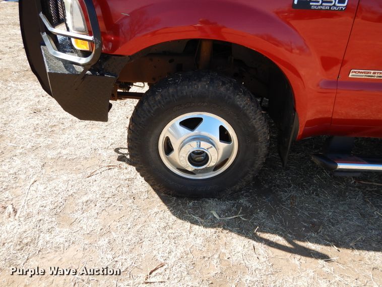 image for item GE9179 2003 Ford F350 Super Duty bale bed pickup truck