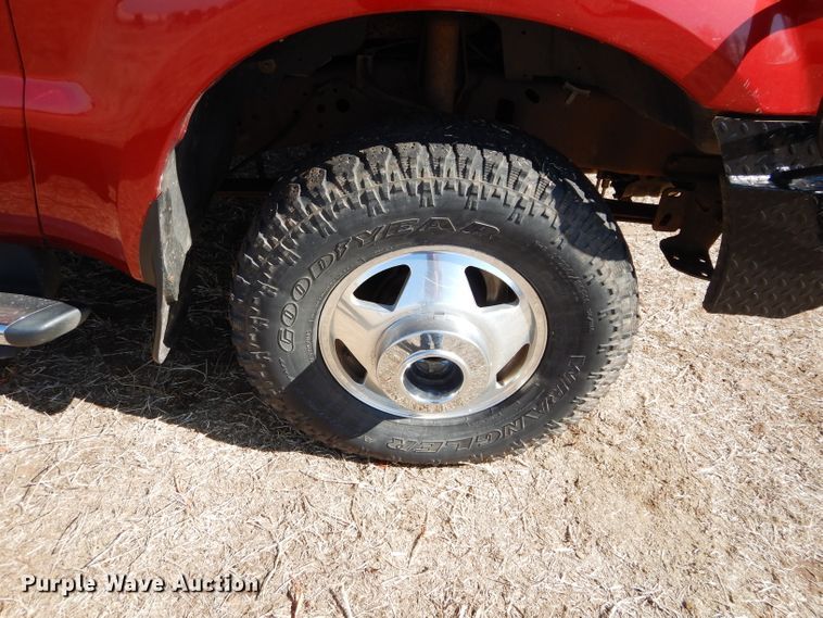 image for item GE9179 2003 Ford F350 Super Duty bale bed pickup truck