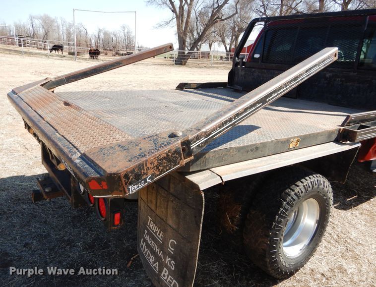 image for item GE9179 2003 Ford F350 Super Duty bale bed pickup truck