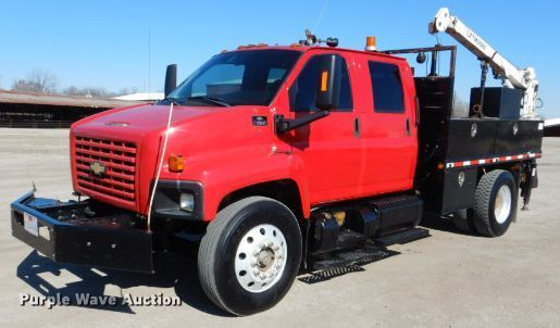 image for item GF9080 2004 Chevrolet C7500 Crew Cab utility truck