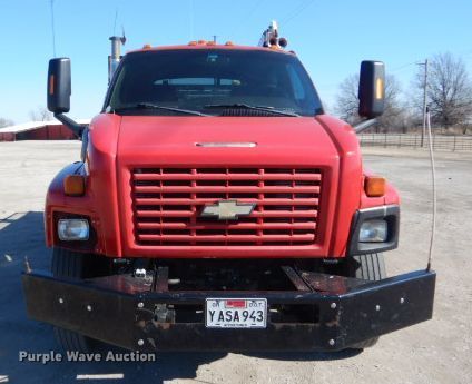 image for item GF9080 2004 Chevrolet C7500 Crew Cab utility truck