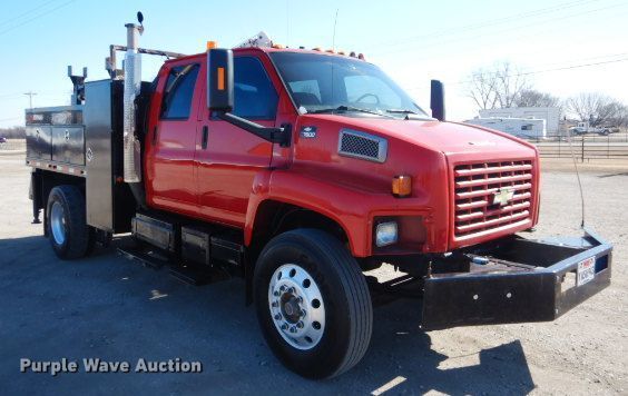 image for item GF9080 2004 Chevrolet C7500 Crew Cab utility truck