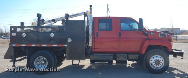 image for item GF9080 2004 Chevrolet C7500 Crew Cab utility truck