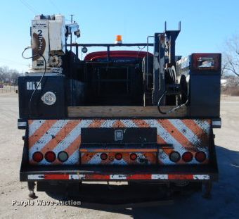 image for item GF9080 2004 Chevrolet C7500 Crew Cab utility truck