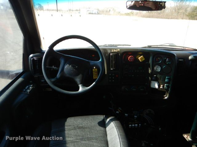 image for item GF9080 2004 Chevrolet C7500 Crew Cab utility truck