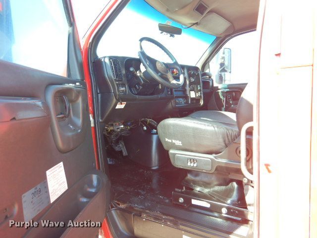 image for item GF9080 2004 Chevrolet C7500 Crew Cab utility truck