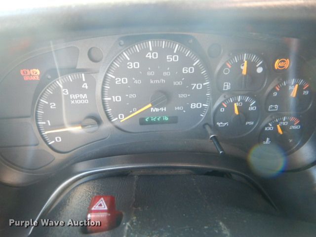 image for item GF9080 2004 Chevrolet C7500 Crew Cab utility truck