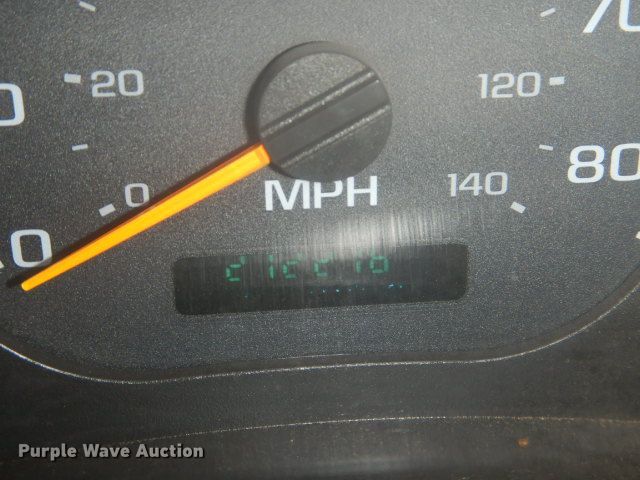 image for item GF9080 2004 Chevrolet C7500 Crew Cab utility truck