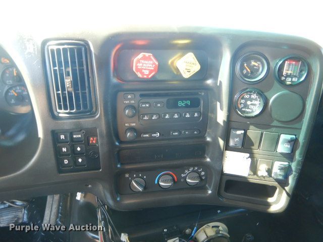 image for item GF9080 2004 Chevrolet C7500 Crew Cab utility truck