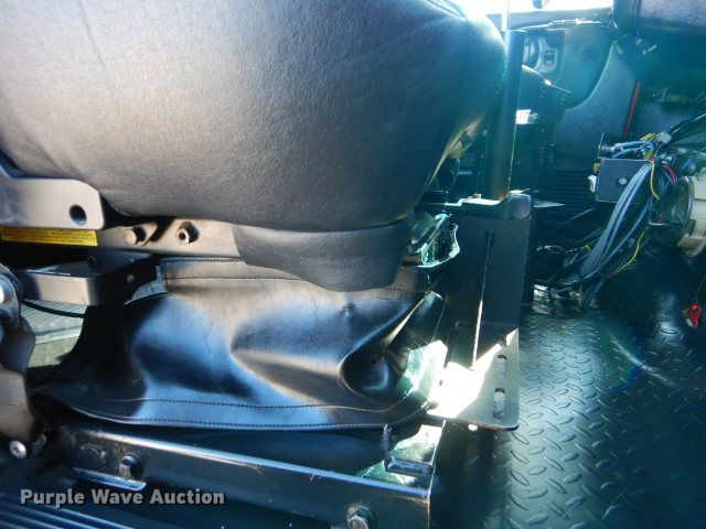 image for item GF9080 2004 Chevrolet C7500 Crew Cab utility truck