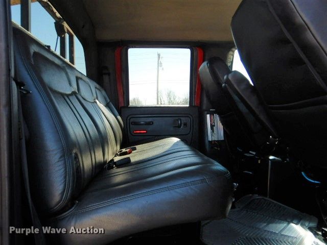image for item GF9080 2004 Chevrolet C7500 Crew Cab utility truck