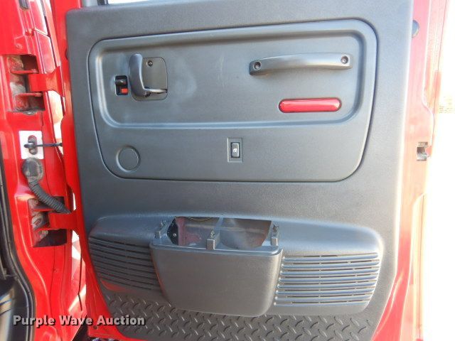 image for item GF9080 2004 Chevrolet C7500 Crew Cab utility truck