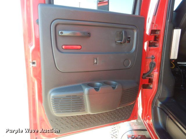 image for item GF9080 2004 Chevrolet C7500 Crew Cab utility truck