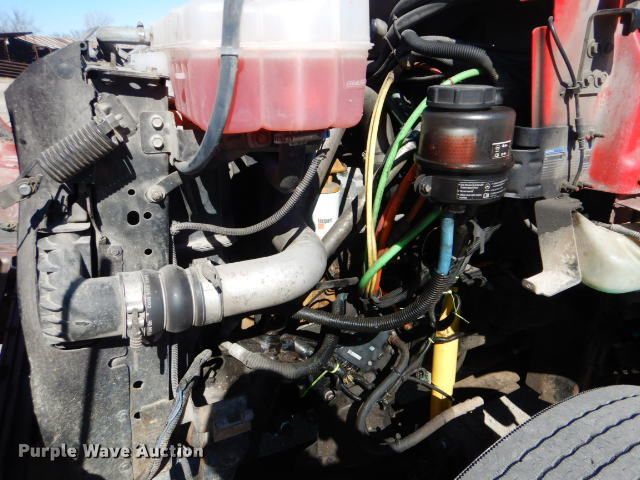 image for item GF9080 2004 Chevrolet C7500 Crew Cab utility truck