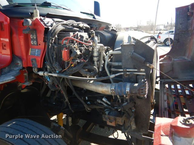 image for item GF9080 2004 Chevrolet C7500 Crew Cab utility truck