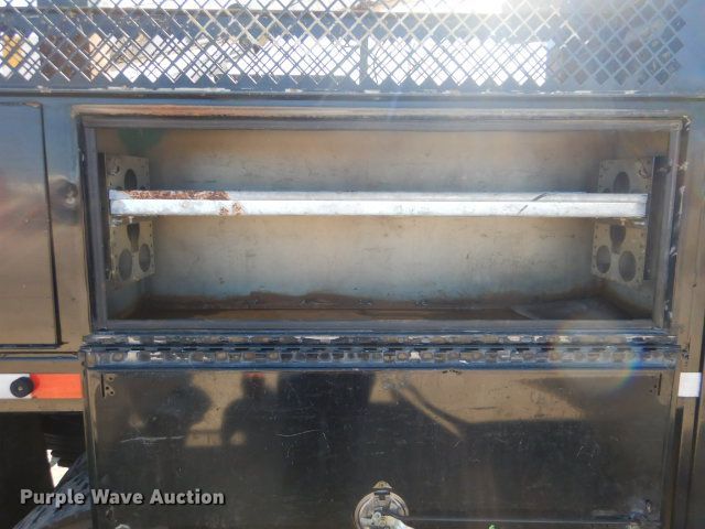 image for item GF9080 2004 Chevrolet C7500 Crew Cab utility truck