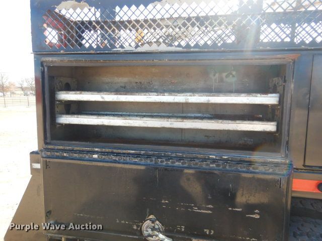 image for item GF9080 2004 Chevrolet C7500 Crew Cab utility truck