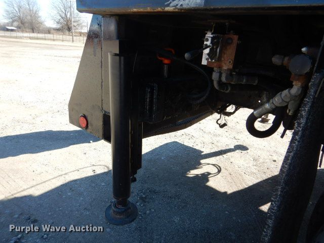 image for item GF9080 2004 Chevrolet C7500 Crew Cab utility truck