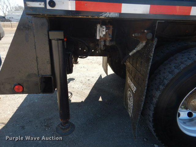 image for item GF9080 2004 Chevrolet C7500 Crew Cab utility truck