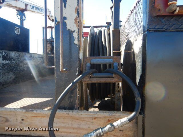 image for item GF9080 2004 Chevrolet C7500 Crew Cab utility truck