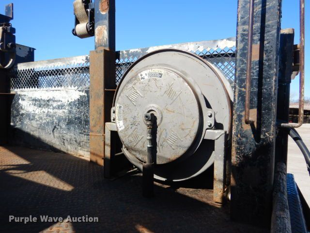 image for item GF9080 2004 Chevrolet C7500 Crew Cab utility truck