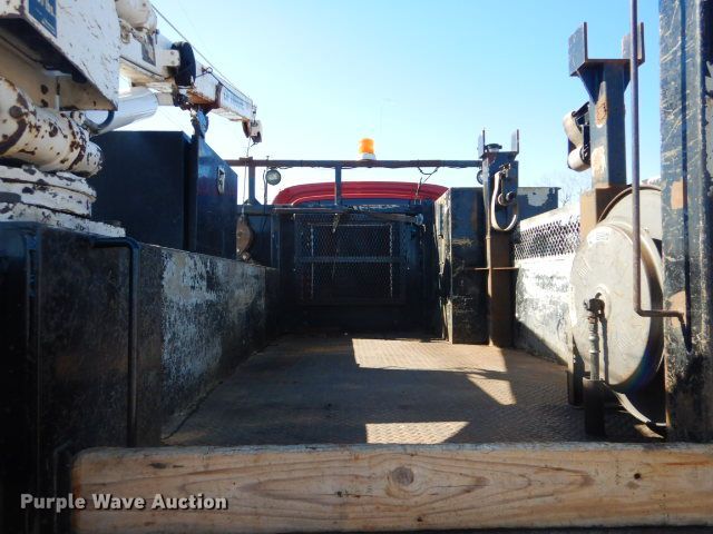 image for item GF9080 2004 Chevrolet C7500 Crew Cab utility truck