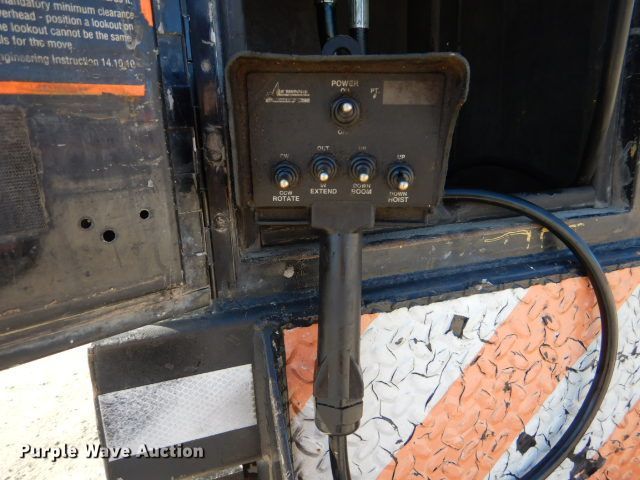 image for item GF9080 2004 Chevrolet C7500 Crew Cab utility truck