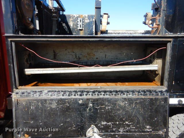 image for item GF9080 2004 Chevrolet C7500 Crew Cab utility truck