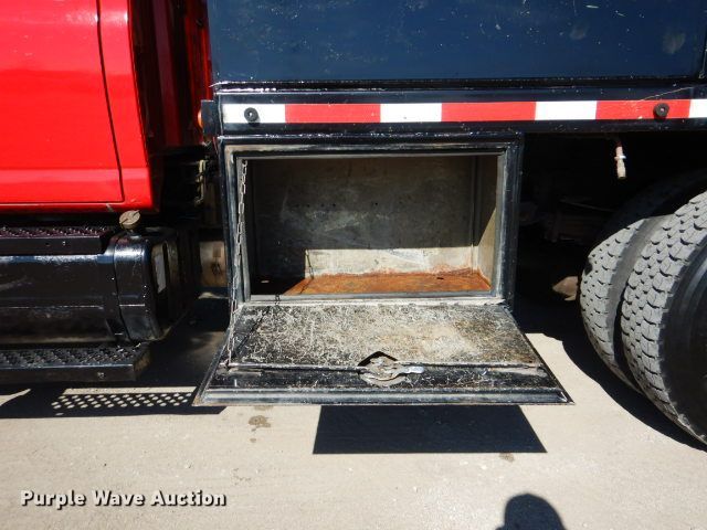 image for item GF9080 2004 Chevrolet C7500 Crew Cab utility truck