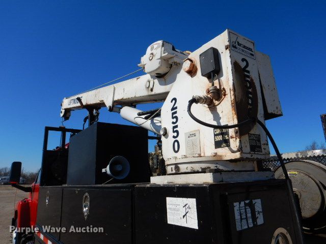 image for item GF9080 2004 Chevrolet C7500 Crew Cab utility truck