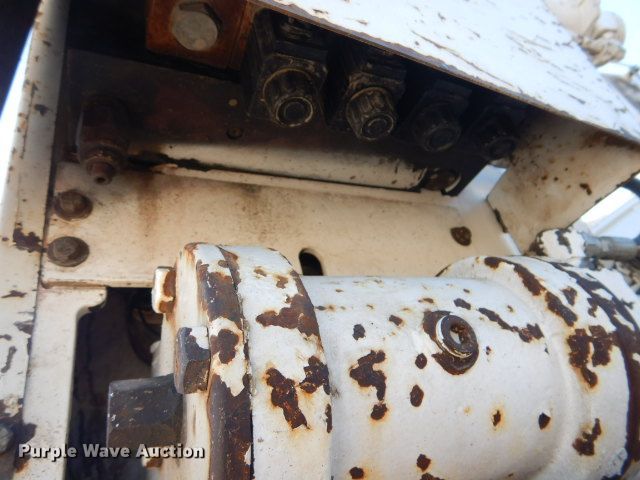 image for item GF9080 2004 Chevrolet C7500 Crew Cab utility truck