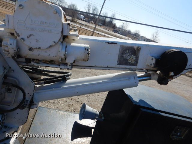 image for item GF9080 2004 Chevrolet C7500 Crew Cab utility truck