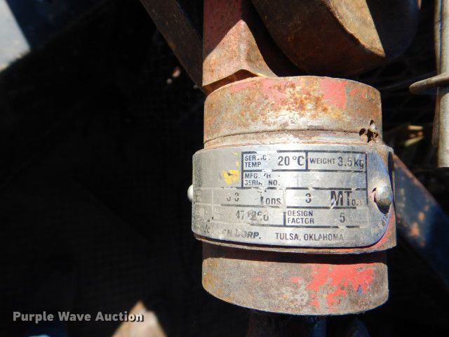 image for item GF9080 2004 Chevrolet C7500 Crew Cab utility truck