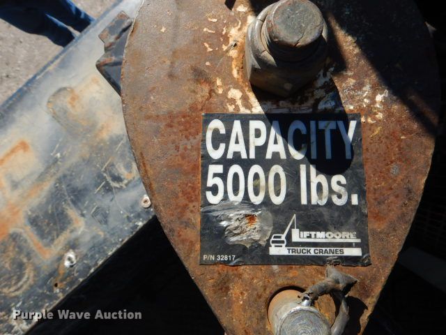 image for item GF9080 2004 Chevrolet C7500 Crew Cab utility truck