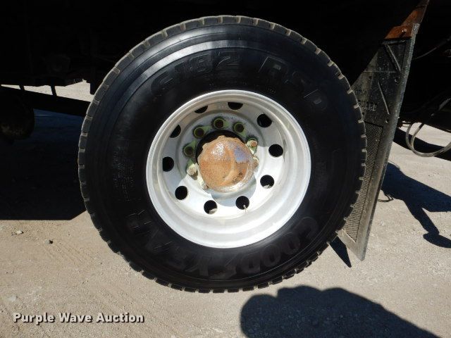 image for item GF9080 2004 Chevrolet C7500 Crew Cab utility truck