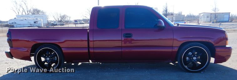 image for item GF9095 2004 Chevrolet Silverado 1500 Ext. Cab pickup truck