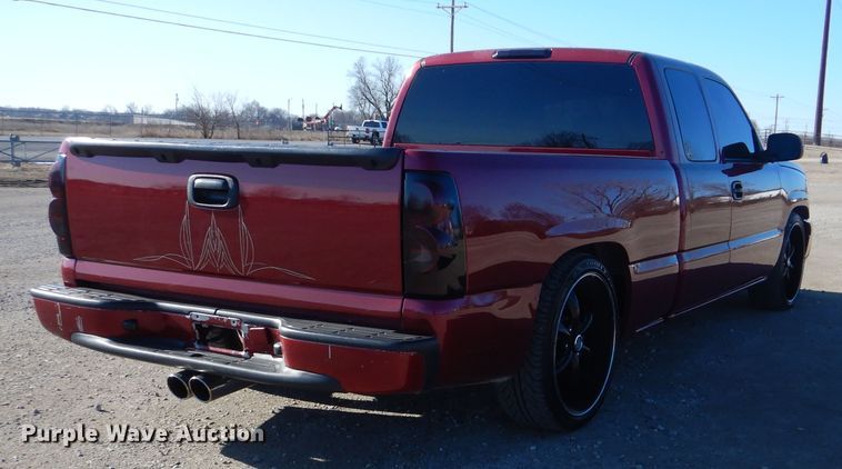 image for item GF9095 2004 Chevrolet Silverado 1500 Ext. Cab pickup truck