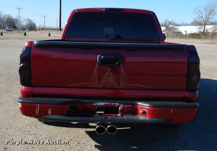 image for item GF9095 2004 Chevrolet Silverado 1500 Ext. Cab pickup truck