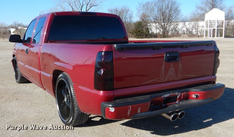 image for item GF9095 2004 Chevrolet Silverado 1500 Ext. Cab pickup truck