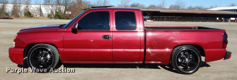 image for item GF9095 2004 Chevrolet Silverado 1500 Ext. Cab pickup truck
